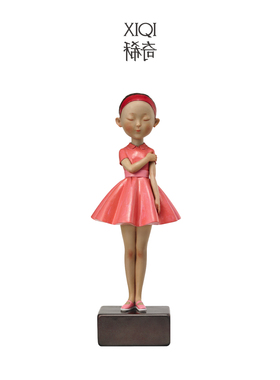 稀奇艺术向京仲夏雕塑桌面可爱