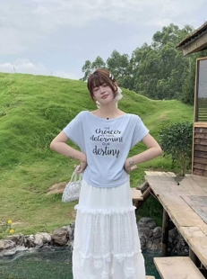 2026夏韩版气质一字肩字母印花双侧褶皱收腰显瘦短袖T恤
