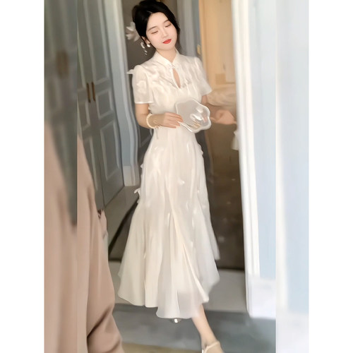法式大方得体精致感订婚约会穿搭修身重工刺绣旗袍连衣裙2026年春