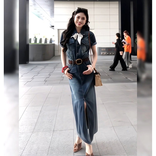 2026年流行夏季御姐风水洗牛仔蓝连衣裙女新款复古港风巨好看长裙
