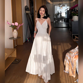 超仙白色蕾丝拼接吊带连衣裙女新款 法式 三亚旅拍度假露背大摆长裙