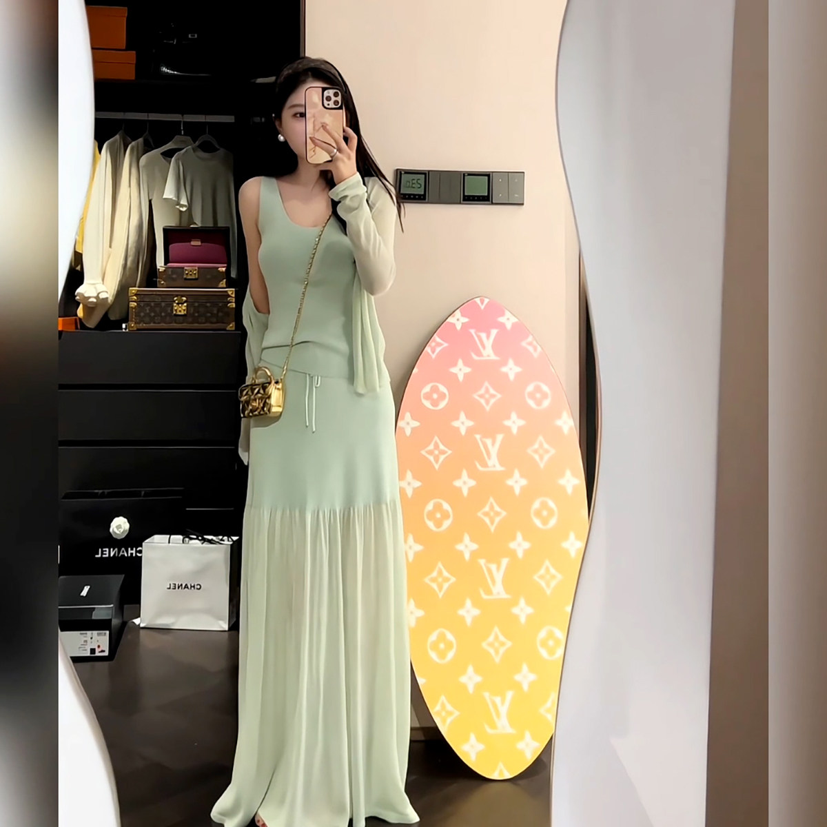 高级感薄荷绿2026气质显瘦慵懒风针织开衫+吊带背心+半身裙三件套图片