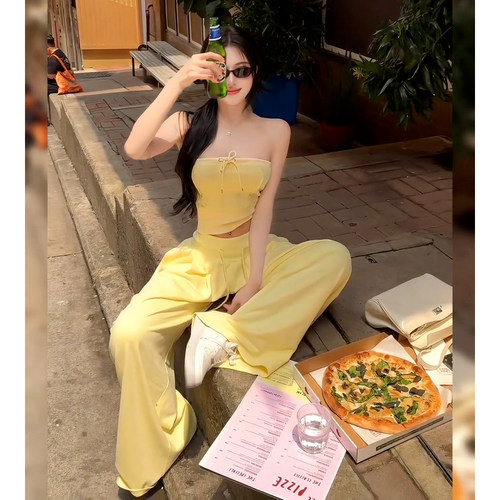 今年流行纯欲辣妹设计感运动风简约抹胸背心+显瘦宽松阔腿裤初夏