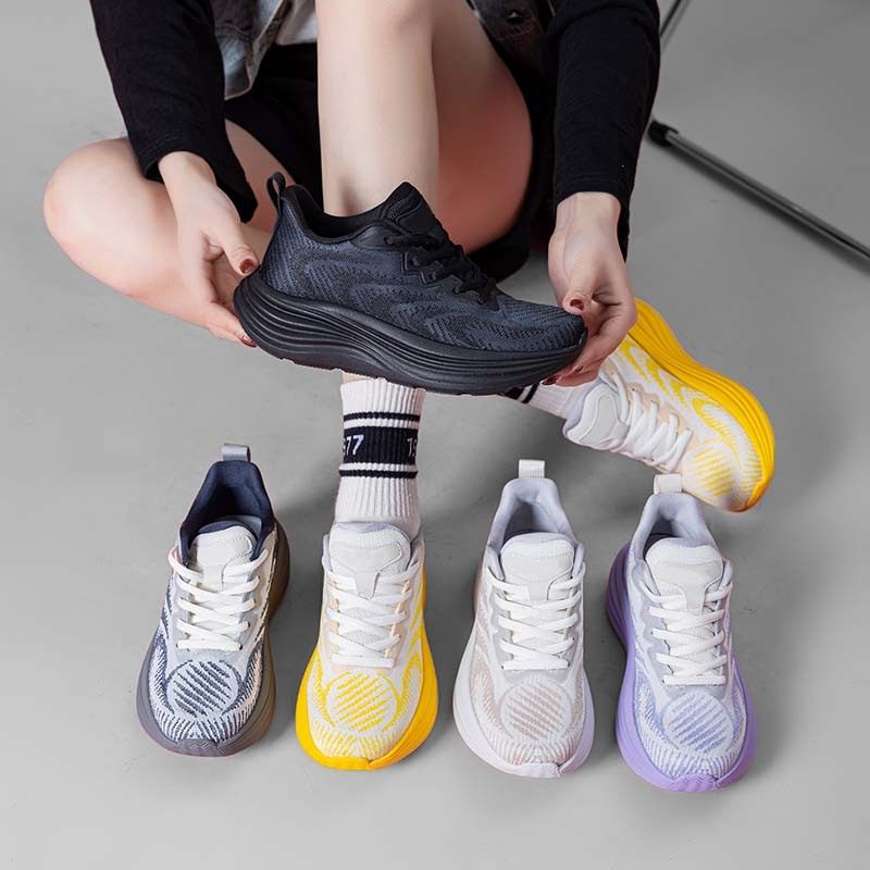 户外旅游情侣运动鞋2026春季新款厚底轻便软底百搭休闲透气跑步鞋