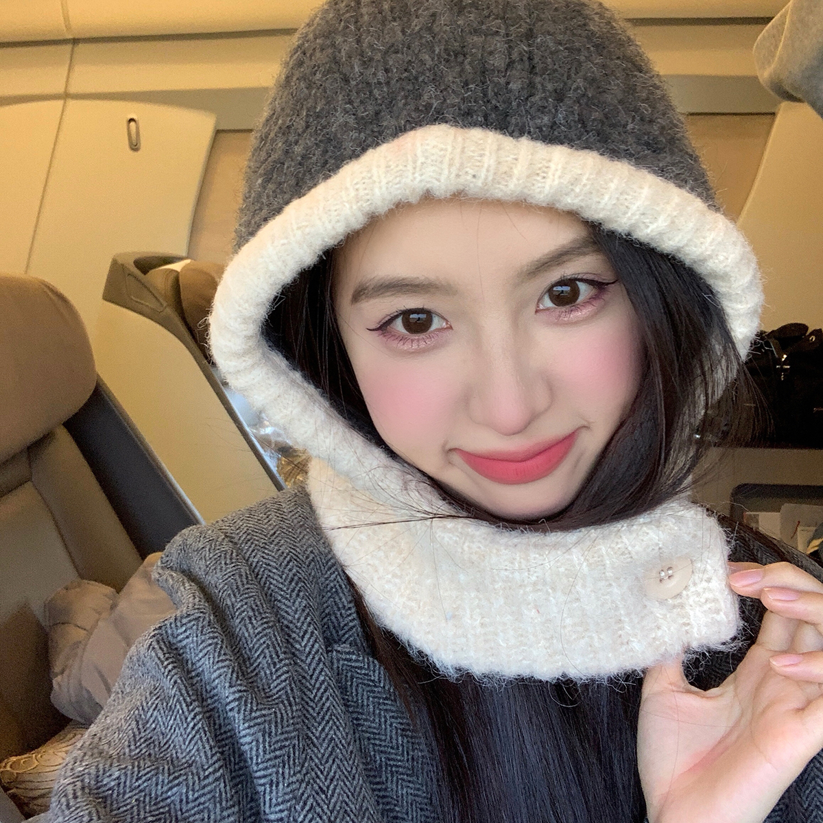 西瓜色撞色纽扣针织帽包头毛线帽