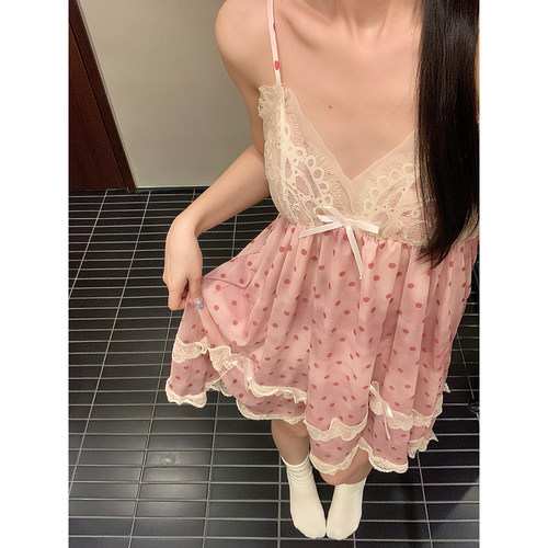 蝴蝶结波点蕾丝吊带睡裙