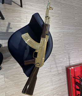悍迪AK47贵族镀金版尼龙材质电动玩具枪模型礼盒装商超同款