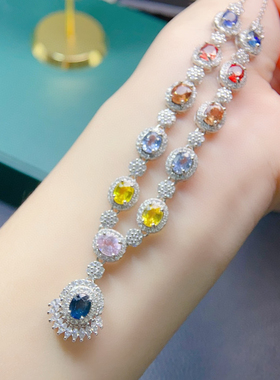 纯天然彩蓝宝项链。超粉嫩晶体通透，尺寸5*6mm925银精工镶嵌