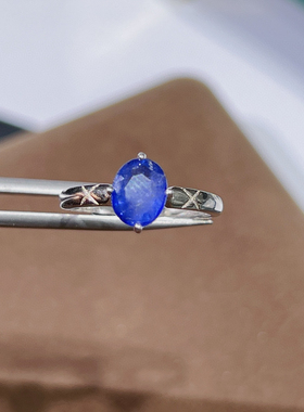 天然斯里兰卡蓝宝石全净玻璃体精致三石款钻石镶嵌戒指