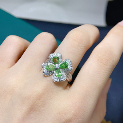 轻奢华丽款天然沙弗来戒指镶嵌宝石首饰时尚花朵彩宝戒指