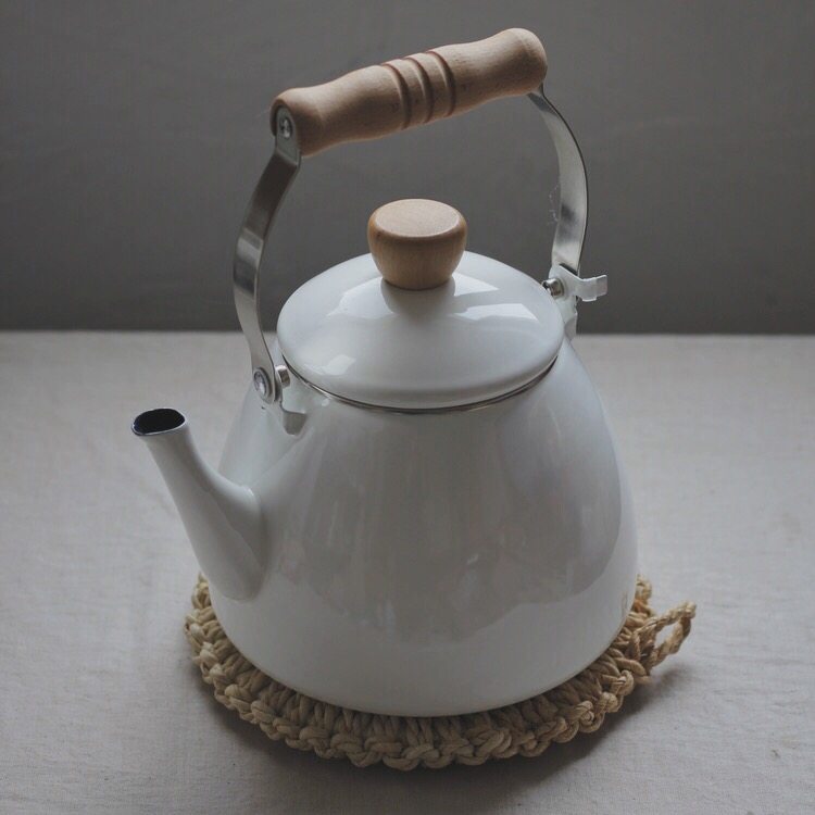 良元静品 北欧风格原木把手白色搪瓷烧水壶 日式大肚煮茶壶