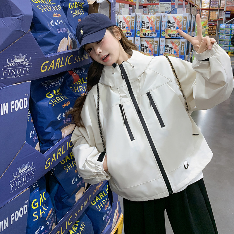 米白色连帽冲锋衣外套女2025春季新款高级感休闲抽绳小个子上衣潮,女装短外套,浙宝089