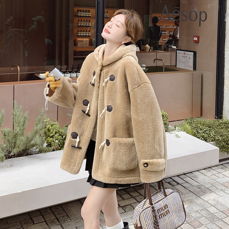 连帽牛角扣皮毛一体羊羔毛外套女秋冬2025新款宽松超好看爆款流行,女装短外套,浙宝089