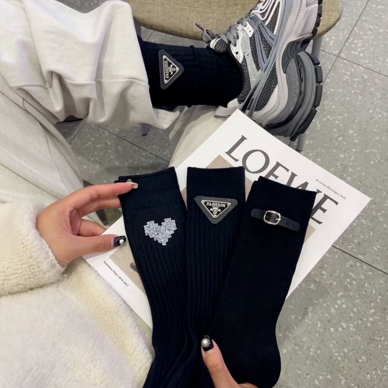 秋冬新款双针袜子女欧货网红饰品袜重工三角标高筒皮扣烫钻堆堆袜