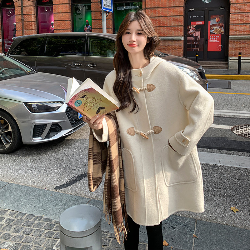 牛角扣白色连帽双面羊绒大衣女秋冬超火巨好看高级小众毛呢厚外套图片