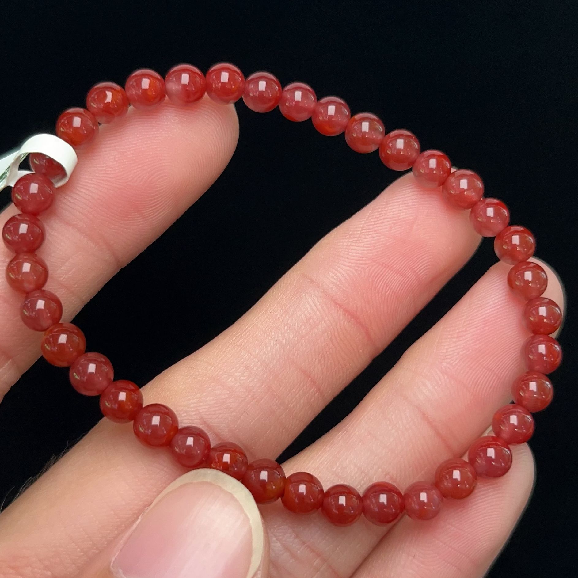 125A43凉山瓦西料南红玫瑰红牛血小米单圈手串