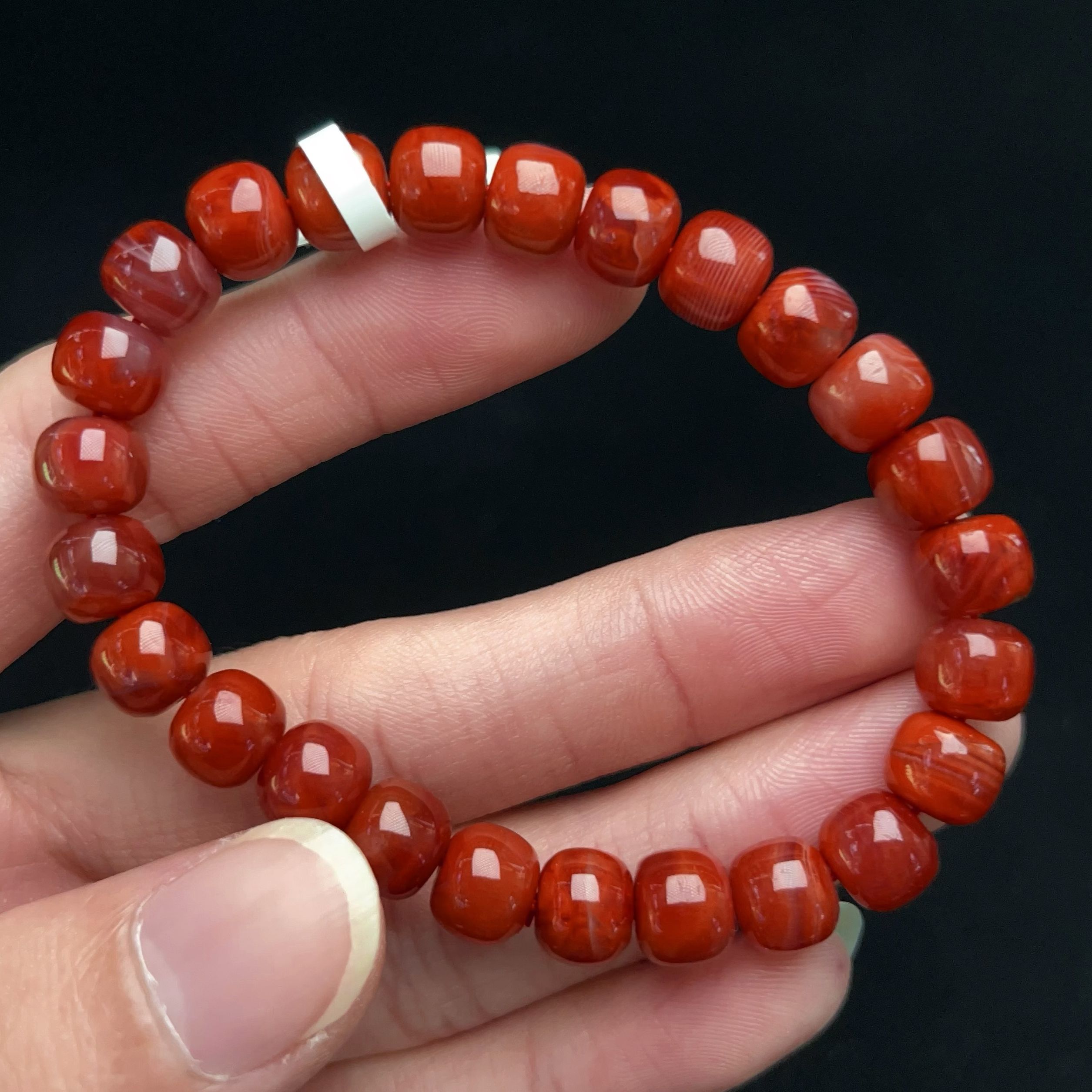 106C02凉山瓦西料南红柿子红老型单圈手串