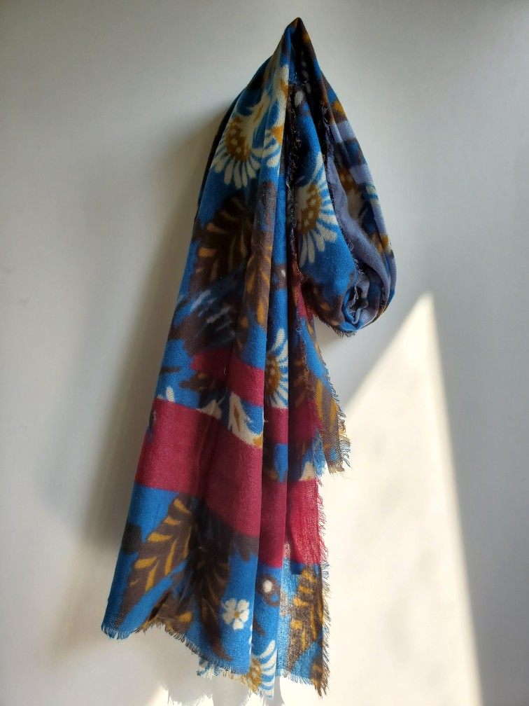 MANGO秋冬女士围巾欧美风仿羊绒印花保暖披肩多用途挡风户外围脖