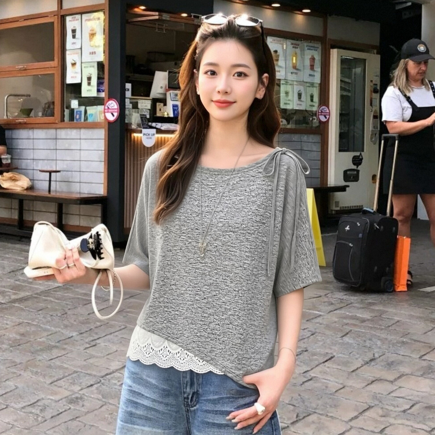 ELLE蕾丝拼接一字领绑带短袖图片