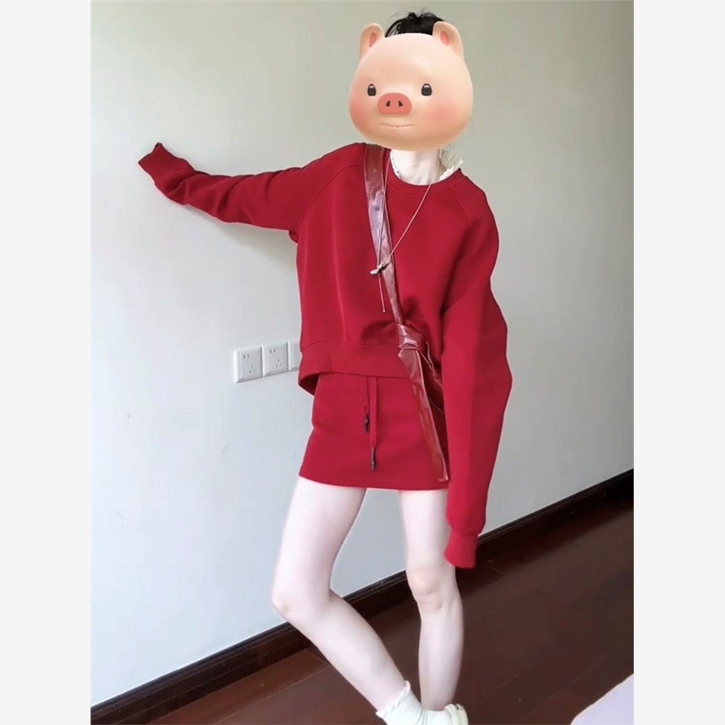 2025秋季新款红色长袖宽