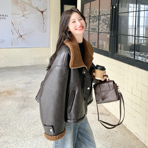 复古咖色皮毛一体羊羔毛夹克外套女入冬2025新款小个子巨好看棉服图片