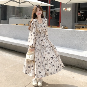 法式度假风碎花连衣裙女2025春秋季新款独特减龄复古气质显瘦长裙图片