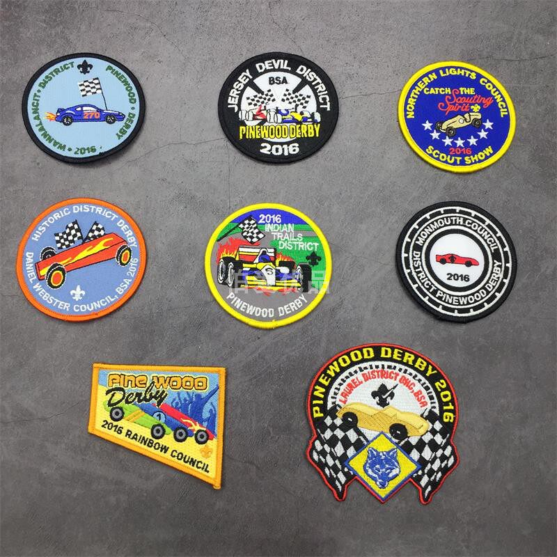 童军赛车刺绣背胶布贴 黑白格旗帜吊绳服装标志补丁贴绣花章外贸