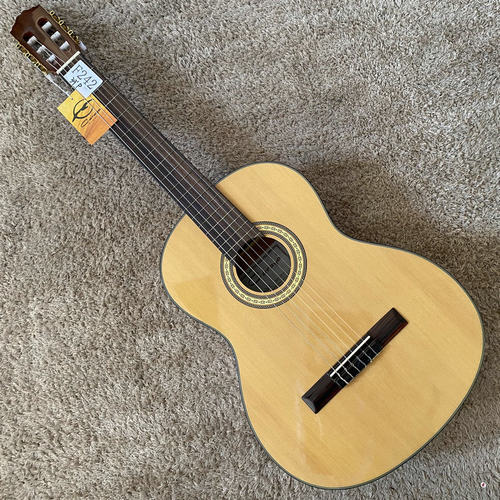 品牌 Caraya 云杉桃花芯木合板 古典吉他 39英寸库存初学入门微瑕