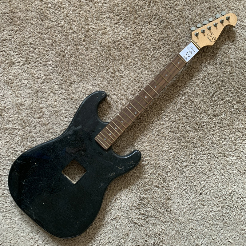 库存 JD杰克丹尼 ST 电吉他  J&D 22品黑色半成品 瑕疵装饰道具