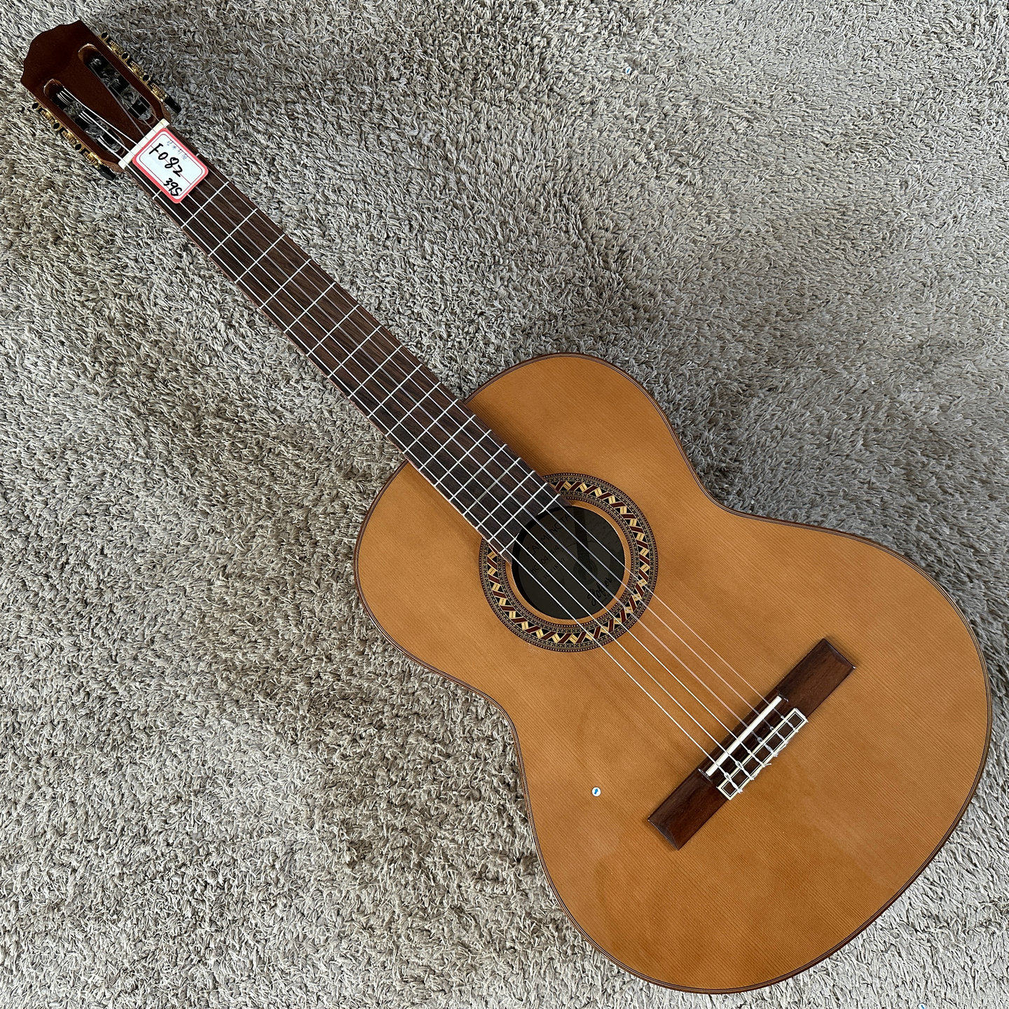 德国Hofner 红松桃花芯木古典吉他面单板39英寸4/4专业库存微瑕