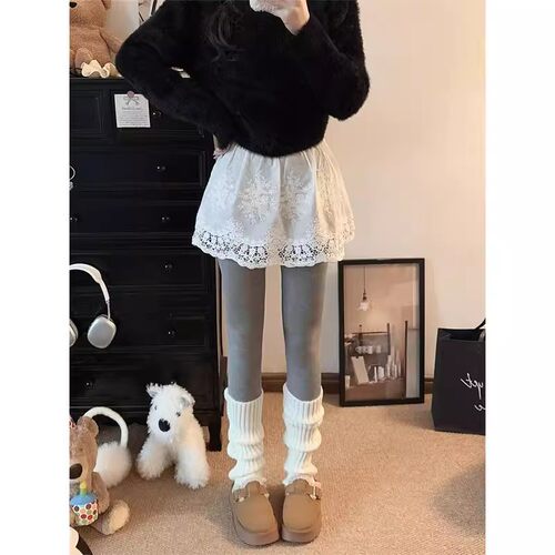 大码时尚法式叠穿遮胯屁帘早春打底裙女高腰纯欲蕾丝花边a字短裙