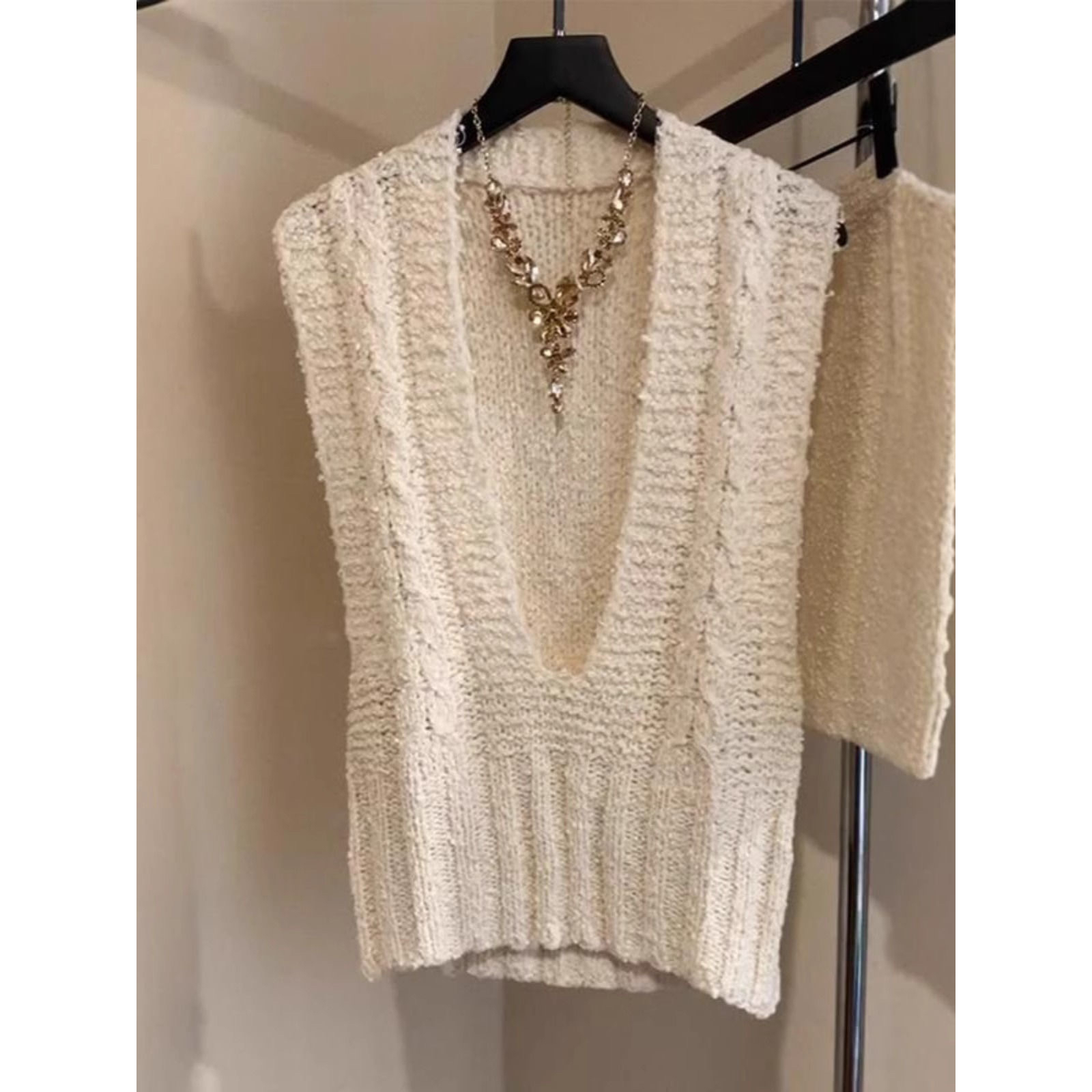 一线折扣捡漏百搭V领针织无袖背心马甲叠穿显瘦上衣女早秋