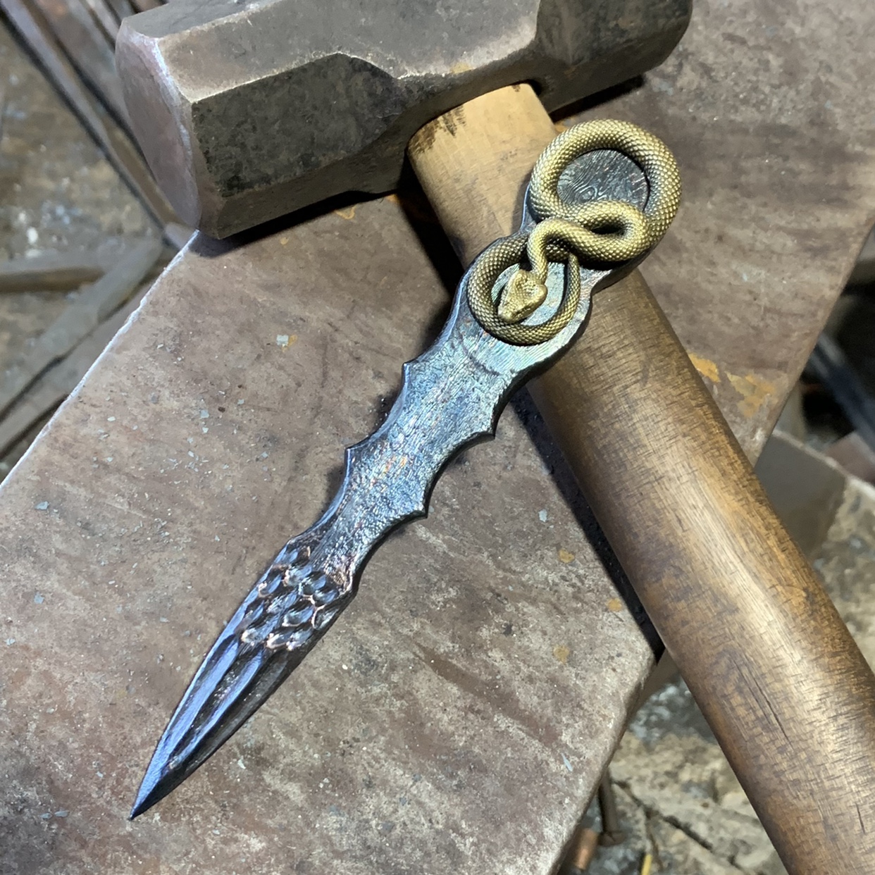 龙泉金蛇剑茶刀 手工折叠锻打百炼钢材质 一体制作茶饼撬刀普洱茶