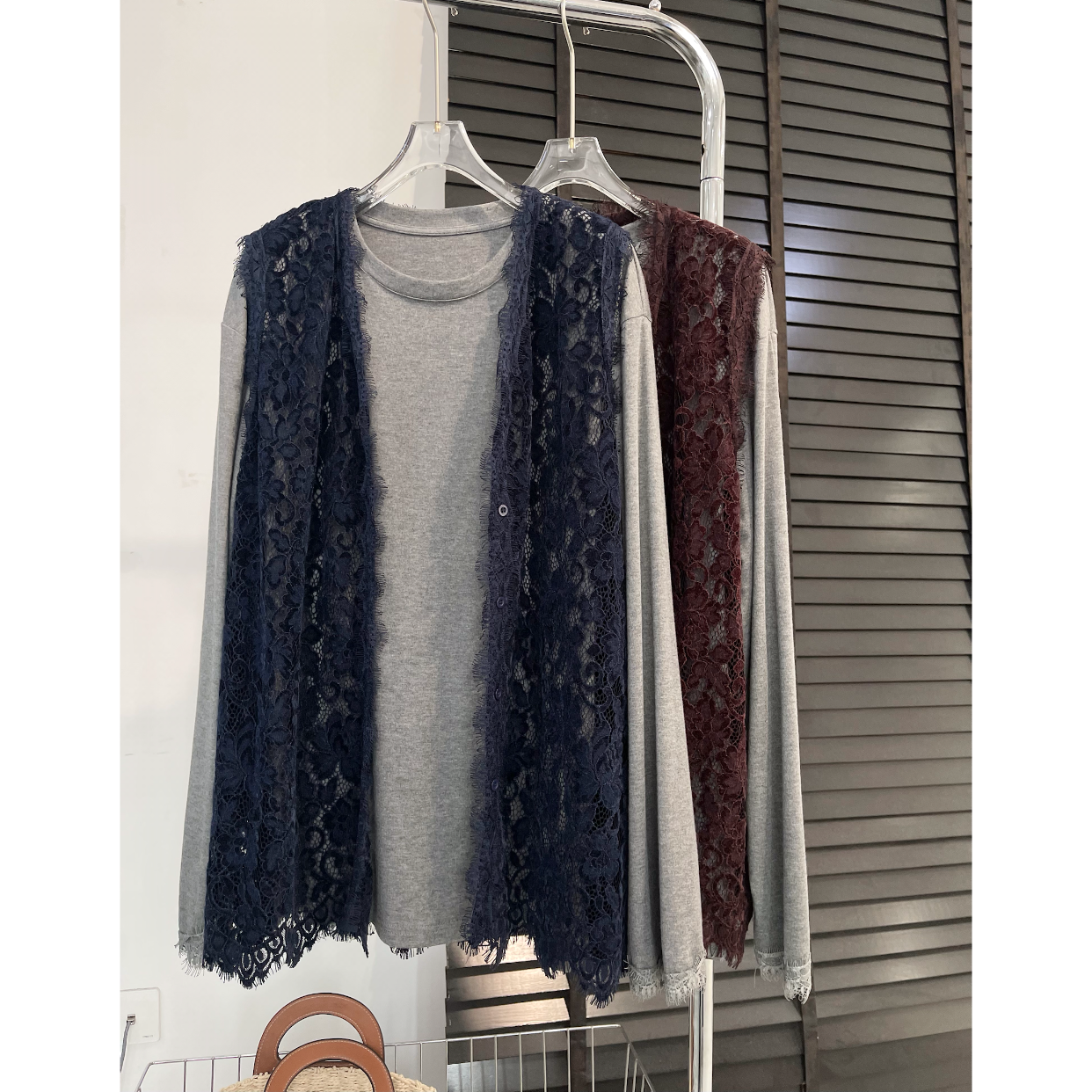 时尚甜美百搭长袖T恤蕾丝马甲女2025秋新款宽松显瘦舒适打底套装