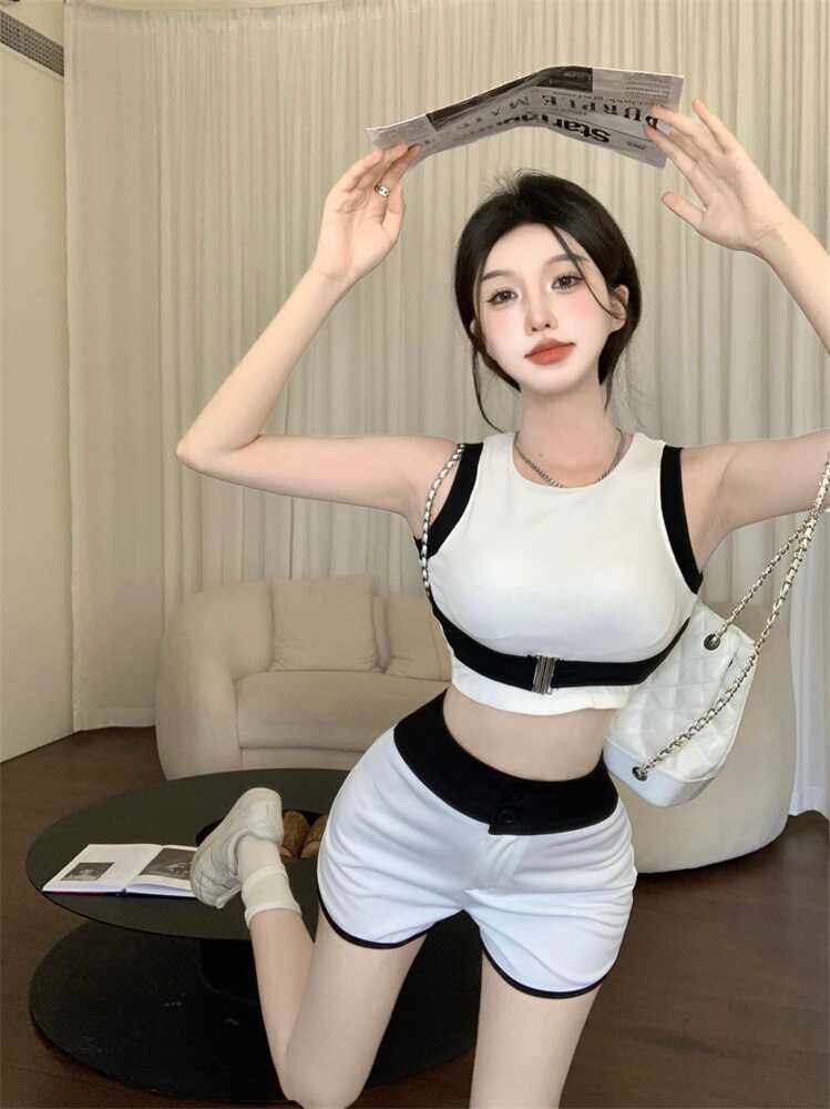 女装套装轻奢高级感女人味修身型夏季新款美背上衣背心翘臀热短裤
