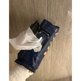 清洁湿巾 跟全mian时代同个生厂商！每一包厚实得跟砖一样