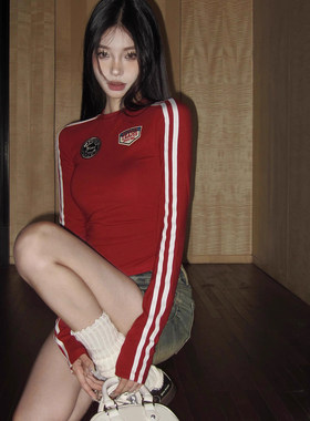 美式复古红色刺绣条纹长袖t恤女秋季辣妹修身显瘦打底衫短款上衣