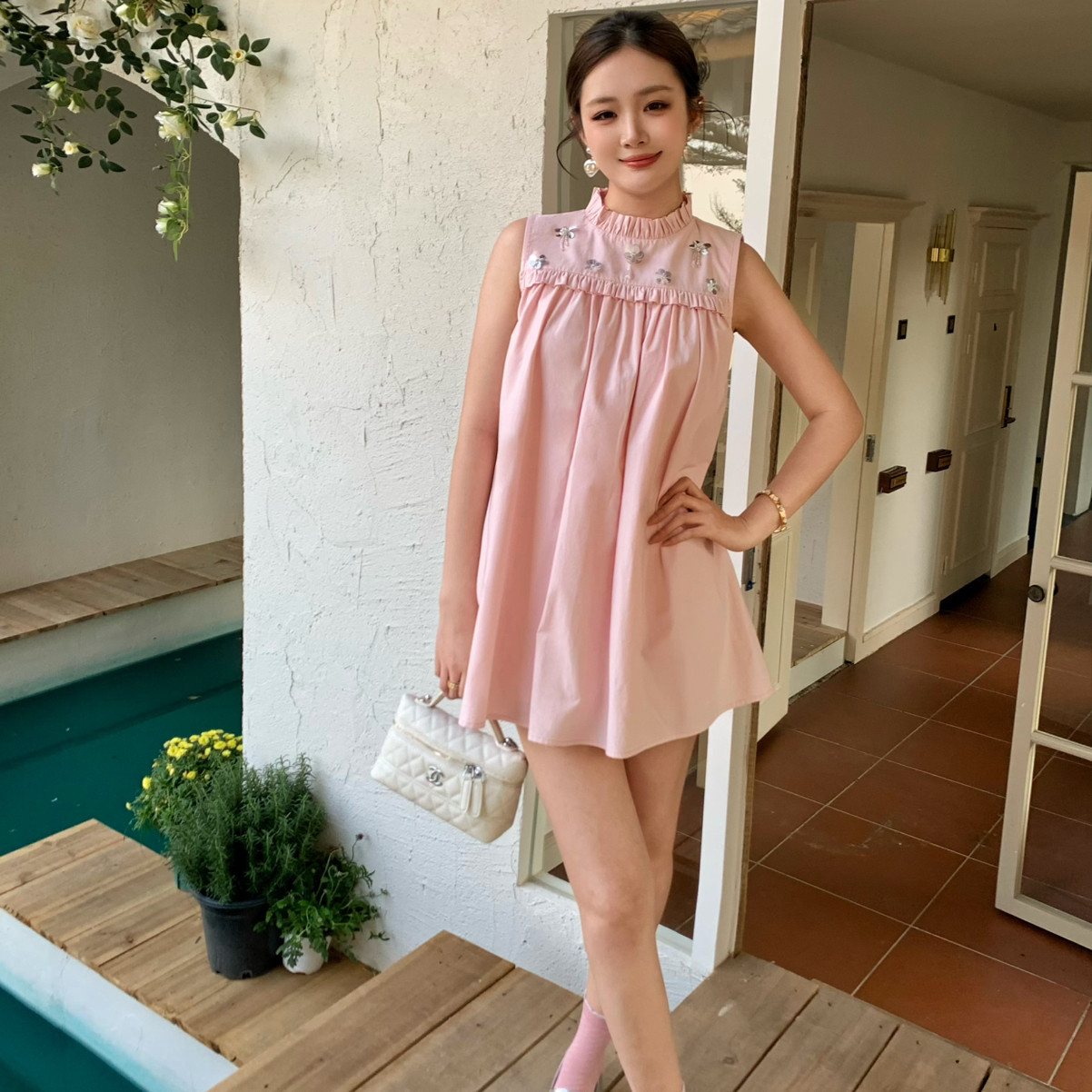 AIALA LUMENA-夏上新甜美风立体花饰挂脖娃娃衫木耳边立领L20308