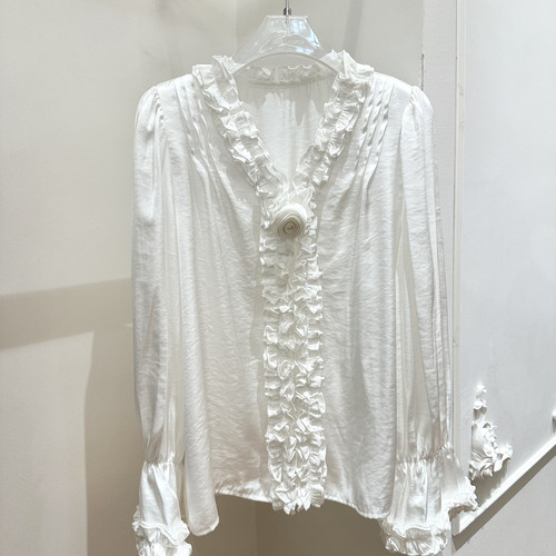 AIALA LUMENA-玄荷雾缎V领木耳边衬衫S21572