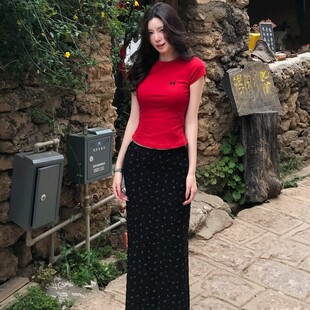 橘小如-瘦子精~完美比例修身上衣短袖t恤女+高腰碎花鱼尾半F5293