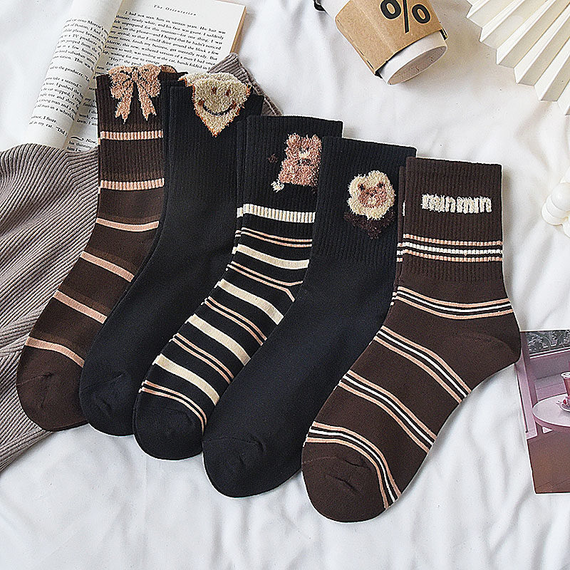 卡通可爱羽毛纱小熊袜子女秋冬ins潮中筒袜百搭条纹黑色日系外穿