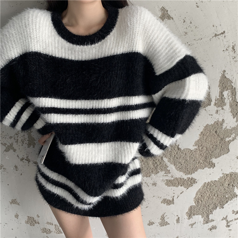 Real price autumn and winter thick lazy loose black striped sweater