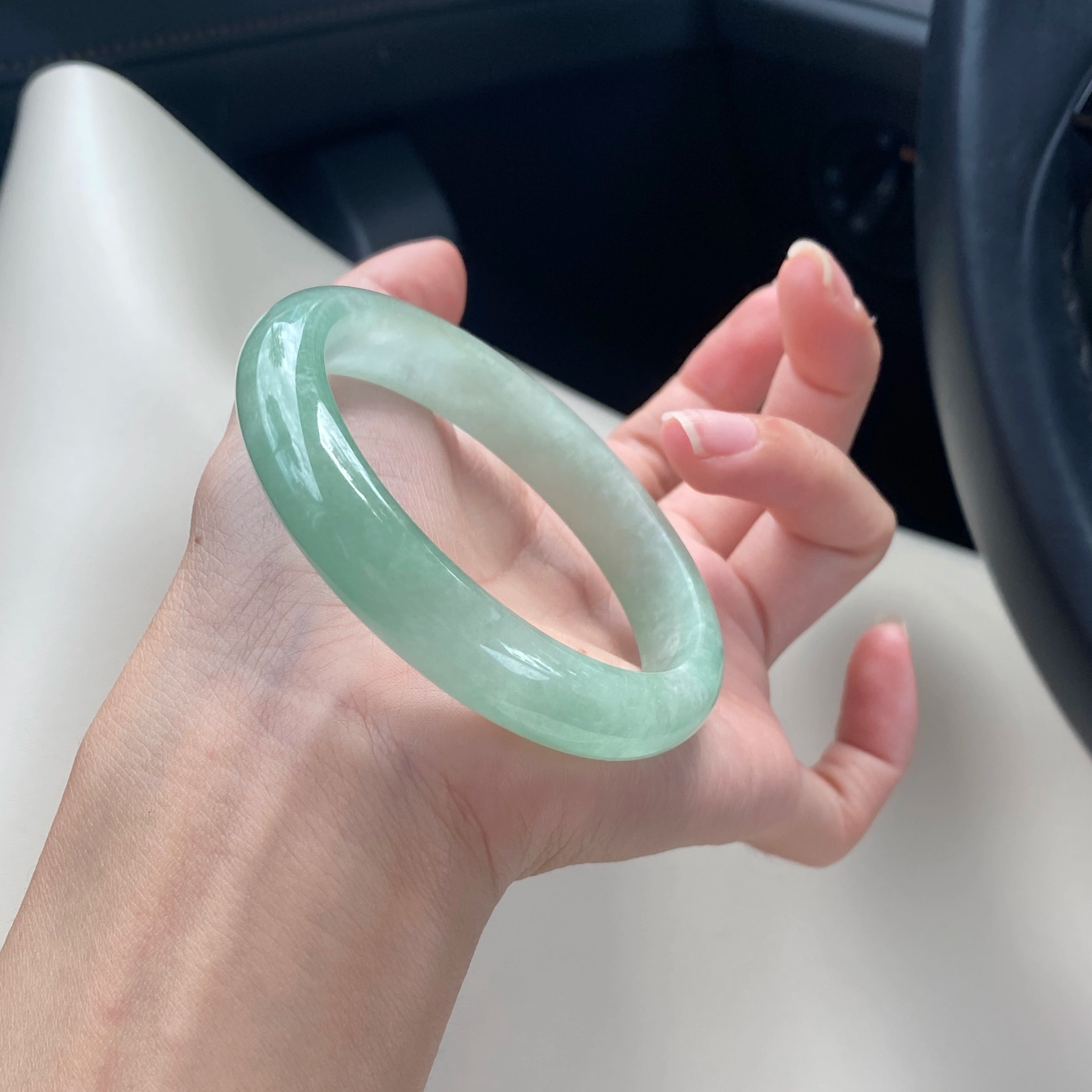 缅甸天然翡翠手镯冰种飘花正圈真玉镯子冰糯种浅绿手镯女款带证书