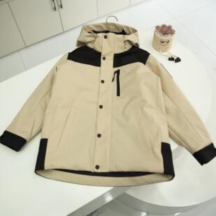 牛货 超好看拼色男童女童防风防水夹棉加厚冲锋衣 只有一批