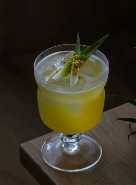 青黛鸡尾酒杯高脚杯水晶玻璃杯果汁杯子创意饮品杯调酒杯气泡水杯