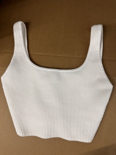 aritzia tna 纯色双肩短款修身雕刻针织女款弹力背心