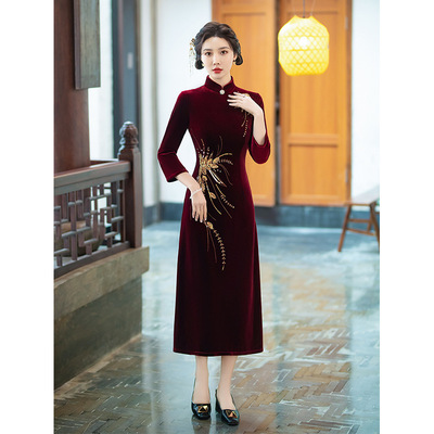 中国风优雅高端婚礼妈妈礼服旗袍2025新款金丝绒喜婆婆婚宴装长袖