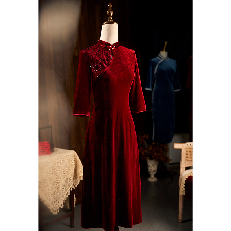 喜婆婆婚宴礼服中年妈妈装旗袍酒红色2025新款春春季长袖婚礼丝绒