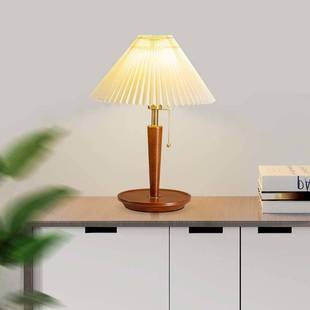 奶油复古台灯欧式ins法式卧室床头灯中国风护眼原木色台灯北欧