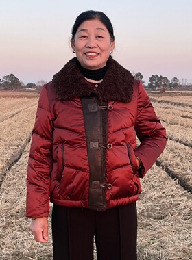 妈妈冬装加厚绵羊绒保暖羽绒棉服外套2025新款红色加棉中老年上衣